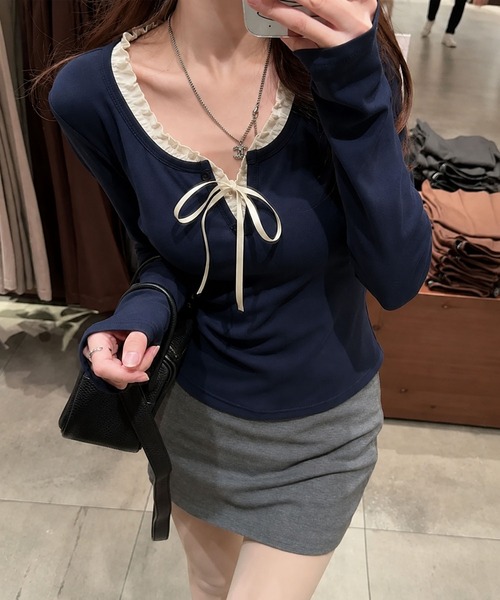 VIBGYOR(ヴィブジョー)の「【EIZZ/アイズ】ネックフリル バイカラーリボン ヘンリーネック タイト 長袖 Tシャツ(Tシャツ/カットソー・レディース・ホワイト/ブラック/ネイビー・FREE)」の7枚目の写真