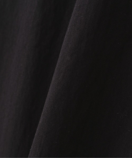 YLEVE(イレーヴ)の「YLEVE / OMI BLEACHED COTTON TWILL ONE PIECE(ワンピース・レディース・ベージュ/ブラック・1/0)」の5枚目の写真
