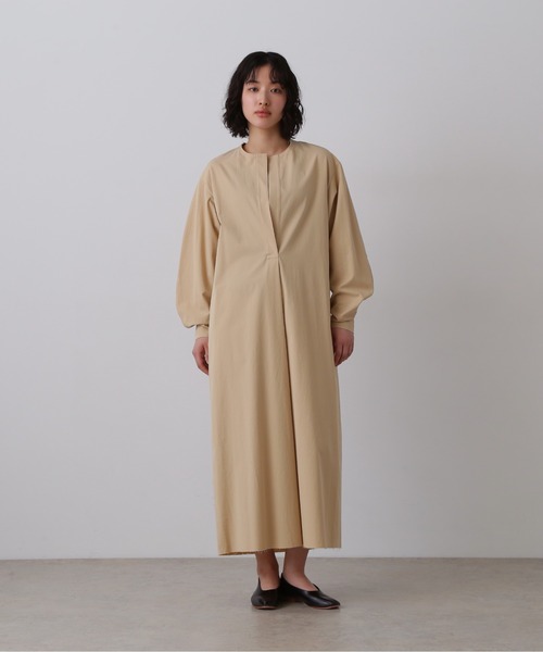 YLEVE(イレーヴ)の「YLEVE / OMI BLEACHED COTTON TWILL ONE PIECE(ワンピース・レディース・ベージュ/ブラック・1/0)」の6枚目の写真
