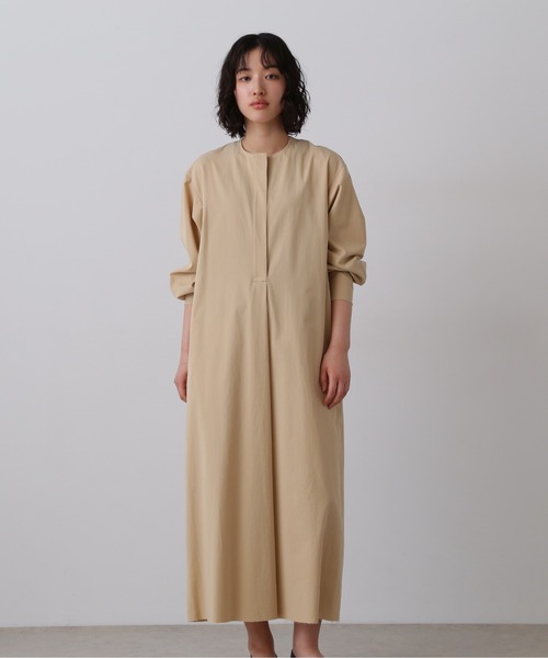 YLEVE(イレーヴ)の「YLEVE / OMI BLEACHED COTTON TWILL ONE PIECE(ワンピース・レディース・ベージュ/ブラック・1/0)」の9枚目の写真