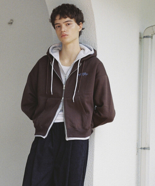 PUBLUX（パブリュクス）の「PUBLUX/パブリュクス LOVE POP STUDIO GRAPHIC SWEAT ZIP PARKA/グラフィック スウェット ジップ パーカー　限定展開（パーカー・メンズ・ブラウン/ライトグレー/ネイビー/チャコールグレー・MEDIUM/SMALL/LARGE）」の21枚目の写真