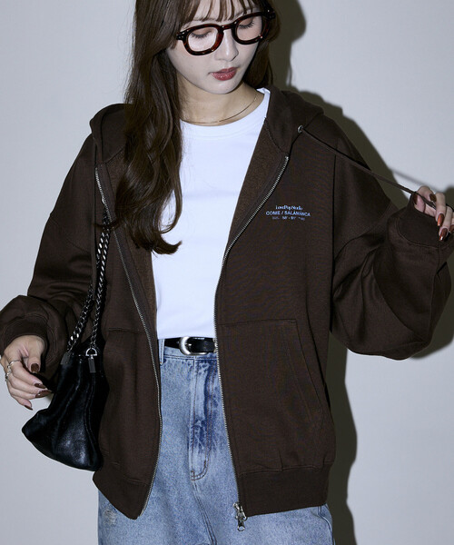 PUBLUX（パブリュクス）の「PUBLUX/パブリュクス LOVE POP STUDIO GRAPHIC SWEAT ZIP PARKA/グラフィック スウェット ジップ パーカー　限定展開（パーカー・メンズ・ブラウン/ライトグレー/ネイビー/チャコールグレー・MEDIUM/SMALL/LARGE）」の13枚目の写真
