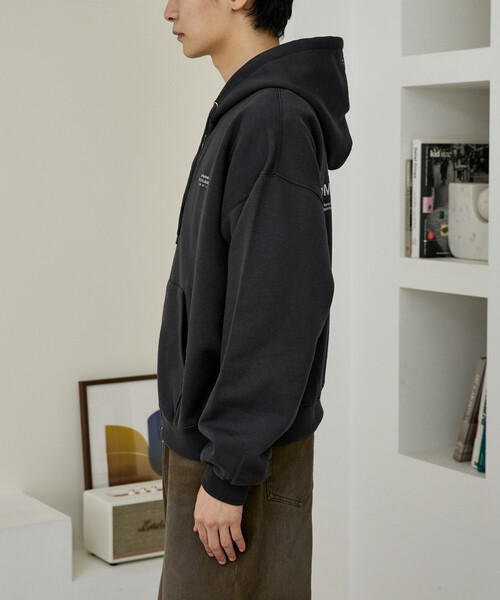 PUBLUX（パブリュクス）の「PUBLUX/パブリュクス LOVE POP STUDIO GRAPHIC SWEAT ZIP PARKA/グラフィック スウェット ジップ パーカー　限定展開（パーカー・メンズ・ブラウン/ライトグレー/ネイビー/チャコールグレー・MEDIUM/SMALL/LARGE）」の8枚目の写真