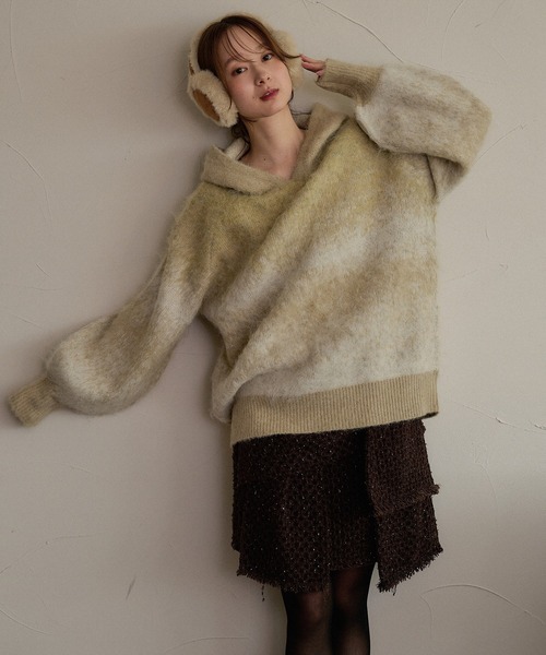 mideal(マイディール)の「brushed loose knit hoodie / ブラッシュドルーズニットパーカー(ニット/セーター・レディース・ボルドー/ベージュ/ネイビー・FREE)」の2枚目の写真