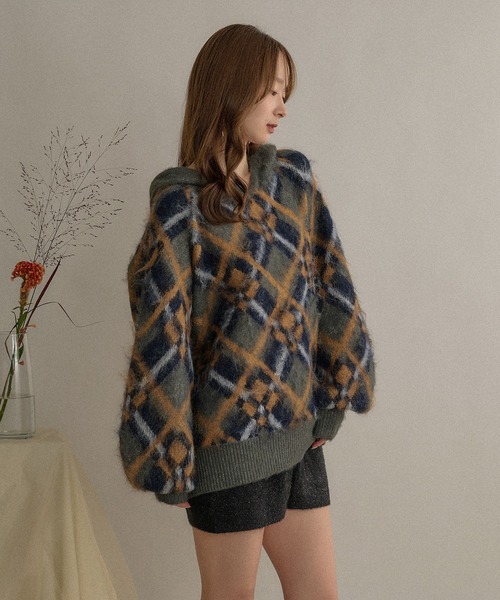 mideal(マイディール)の「brushed loose knit hoodie / ブラッシュドルーズニットパーカー(ニット/セーター・レディース・ボルドー/ベージュ/ネイビー・FREE)」の3枚目の写真