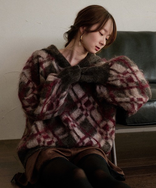 mideal(マイディール)の「brushed loose knit hoodie / ブラッシュドルーズニットパーカー(ニット/セーター・レディース・ボルドー/ベージュ/ネイビー・FREE)」の1枚目の写真