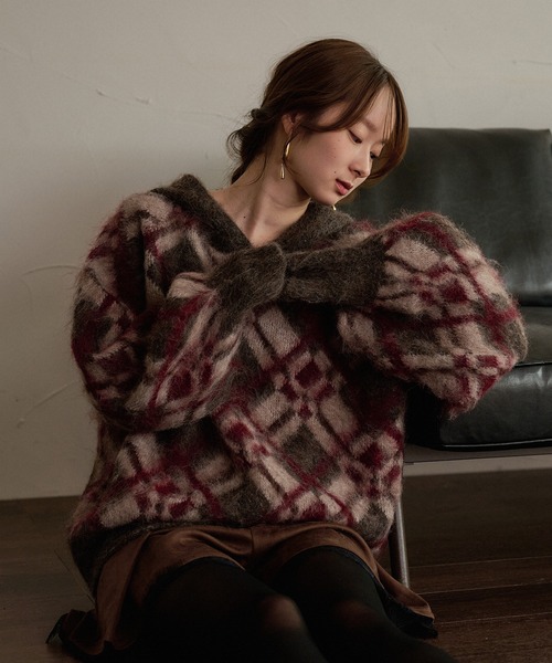 mideal(マイディール)の「brushed loose knit hoodie / ブラッシュドルーズニットパーカー(ニット/セーター・レディース・ボルドー/ベージュ/ネイビー・FREE)」の9枚目の写真