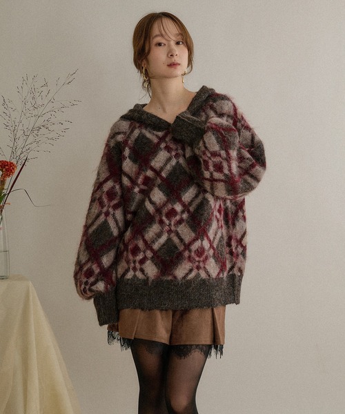 mideal(マイディール)の「brushed loose knit hoodie / ブラッシュドルーズニットパーカー(ニット/セーター・レディース・ボルドー/ベージュ/ネイビー・FREE)」の4枚目の写真