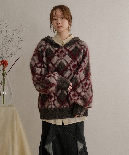 mideal(マイディール)の「brushed loose knit hoodie / ブラッシュドルーズニットパーカー(ニット/セーター・レディース・ボルドー/ベージュ/ネイビー・FREE)」の6枚目の写真