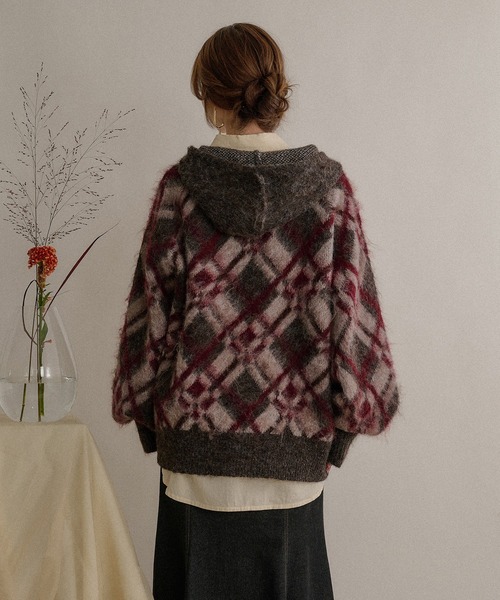 mideal(マイディール)の「brushed loose knit hoodie / ブラッシュドルーズニットパーカー(ニット/セーター・レディース・ボルドー/ベージュ/ネイビー・FREE)」の7枚目の写真