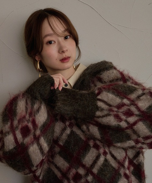 mideal(マイディール)の「brushed loose knit hoodie / ブラッシュドルーズニットパーカー(ニット/セーター・レディース・ボルドー/ベージュ/ネイビー・FREE)」の12枚目の写真