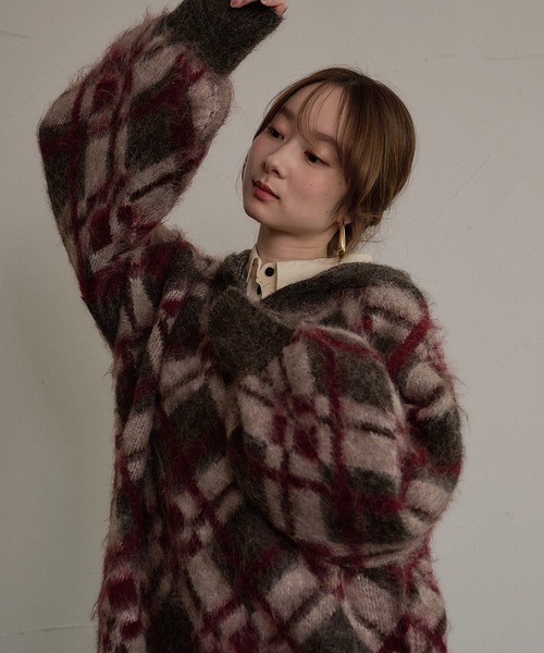 mideal(マイディール)の「brushed loose knit hoodie / ブラッシュドルーズニットパーカー(ニット/セーター・レディース・ボルドー/ベージュ/ネイビー・FREE)」の10枚目の写真