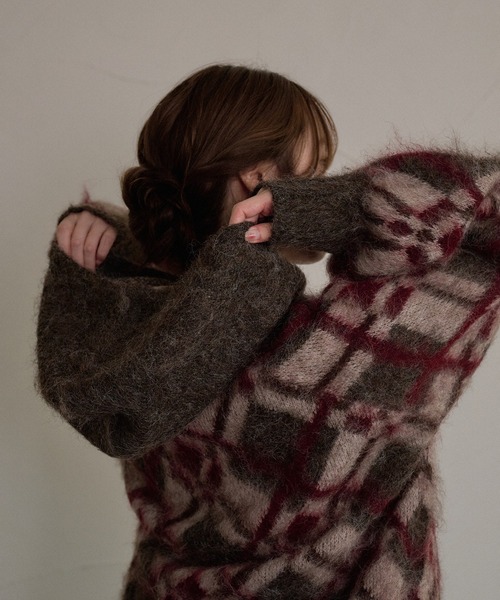 mideal(マイディール)の「brushed loose knit hoodie / ブラッシュドルーズニットパーカー(ニット/セーター・レディース・ボルドー/ベージュ/ネイビー・FREE)」の13枚目の写真
