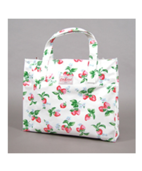 Cath Kidston（キャスキッドソン）の「CK CARRIER BAG（トートバッグ・レディース・その他1/その他2/その他3/その他4/その他5/その他6/その他7/その他8/その他9/その他10/その他11/その他12/その他13/その他14/その他/その他15/その他18/その他16/その他17/その他19/その他20/レッド系その他・FREE）」の9枚目の写真