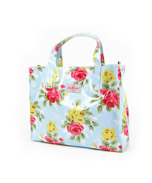 Cath Kidston（キャスキッドソン）の「CK CARRIER BAG（トートバッグ・レディース・その他1/その他2/その他3/その他4/その他5/その他6/その他7/その他8/その他9/その他10/その他11/その他12/その他13/その他14/その他/その他15/その他18/その他16/その他17/その他19/その他20/レッド系その他・FREE）」の18枚目の写真