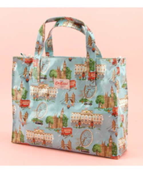 Cath Kidston（キャスキッドソン）の「CK CARRIER BAG（トートバッグ・レディース・その他1/その他2/その他3/その他4/その他5/その他6/その他7/その他8/その他9/その他10/その他11/その他12/その他13/その他14/その他/その他15/その他18/その他16/その他17/その他19/その他20/レッド系その他・FREE）」の19枚目の写真