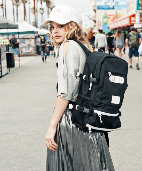 X Girl エックスガール の X Girl Makavelic Rainproof Backpack コラボ マキャベリック バックパック リュック 無地 多機能 レインカバーつき バックパック リュック Wear