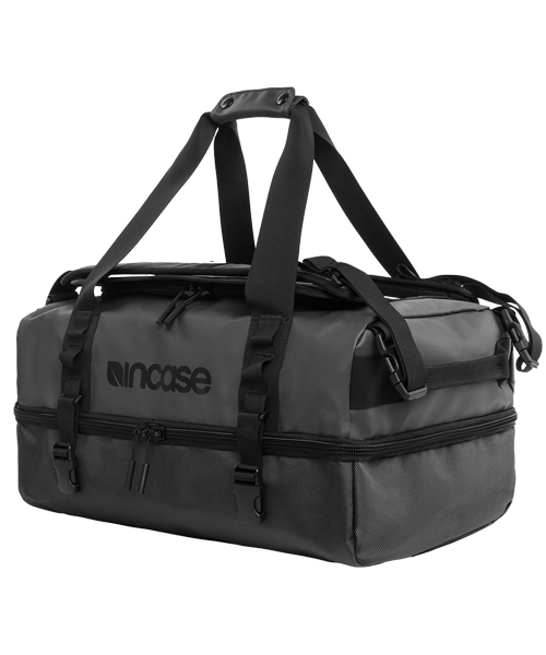 incase(インケース)の「INTR20046-BLKIncase TRACTO Split Duffel 60 - Black(ボストンバッグ・メンズ・ブラック・ONE SIZE)」の3枚目の写真