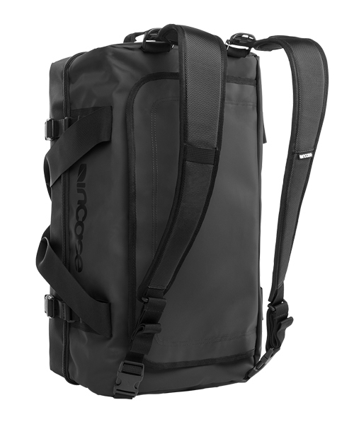 incase(インケース)の「INTR20046-BLKIncase TRACTO Split Duffel 60 - Black(ボストンバッグ・メンズ・ブラック・ONE SIZE)」の6枚目の写真
