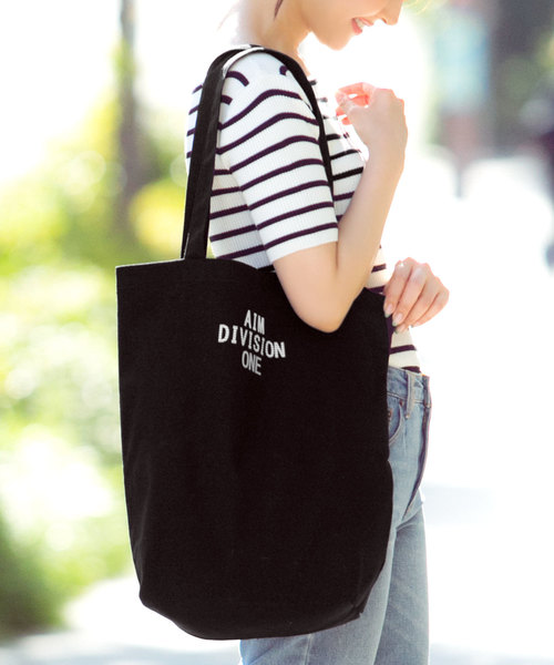 KOBE LETTUCE（コウベレタス）の「A4サイズ対応☆ロゴデザインシンプルキャンバストートバッグ＊レディース/ユニセックス[B1178]神戸レタス（トートバッグ・レディース・ブラック/ホワイト系その他/ブラック系その他/キナリ・FREE）」の3枚目の写真