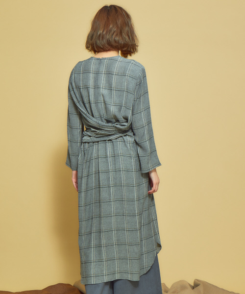 Abahouse Devinette（ドゥヴィネット）の「バックタッククロスワンピース（ワンピース・レディース・ライトグレー/ブラウン/ブラック系その他・フリー）」の6枚目の写真