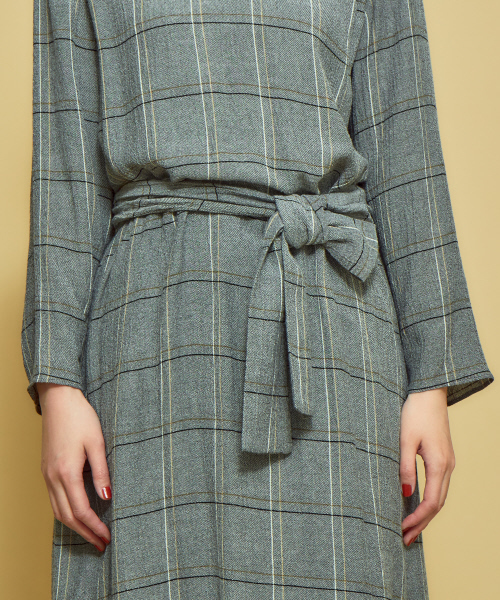 Abahouse Devinette（ドゥヴィネット）の「バックタッククロスワンピース（ワンピース・レディース・ライトグレー/ブラウン/ブラック系その他・フリー）」の10枚目の写真