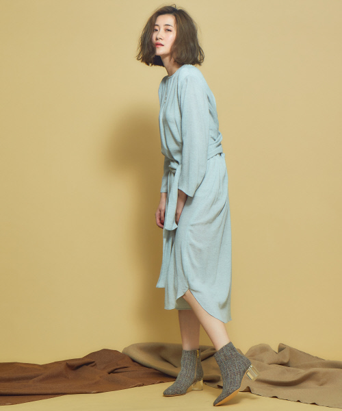 Abahouse Devinette（ドゥヴィネット）の「バックタッククロスワンピース（ワンピース・レディース・ライトグレー/ブラウン/ブラック系その他・フリー）」の15枚目の写真