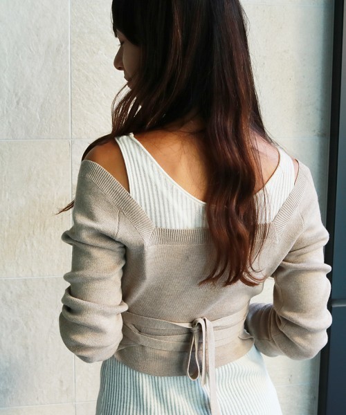 TODAYFUL（トゥデイフル）の「スクエアネックショートニット（ニット/セーター・レディース・ベージュ/カーキ・FREE）」の7枚目の写真