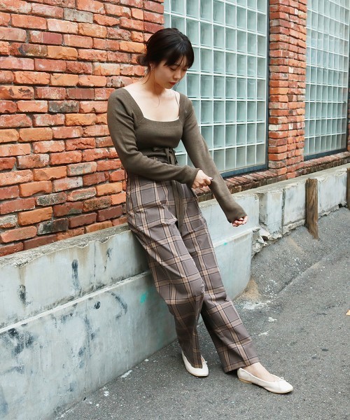 TODAYFUL（トゥデイフル）の「スクエアネックショートニット（ニット/セーター・レディース・ベージュ/カーキ・FREE）」の13枚目の写真