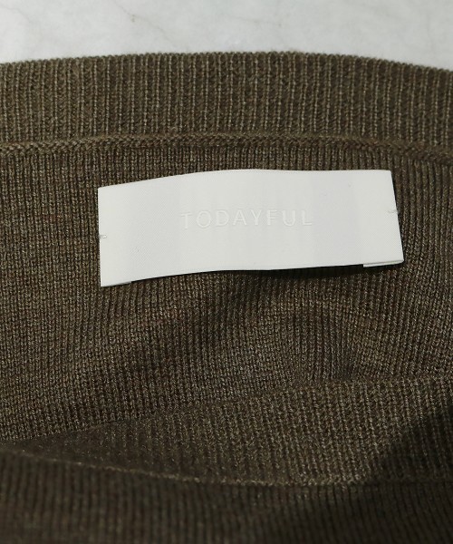 TODAYFUL（トゥデイフル）の「スクエアネックショートニット（ニット/セーター・レディース・ベージュ/カーキ・FREE）」の16枚目の写真