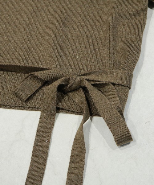 TODAYFUL（トゥデイフル）の「スクエアネックショートニット（ニット/セーター・レディース・ベージュ/カーキ・FREE）」の14枚目の写真