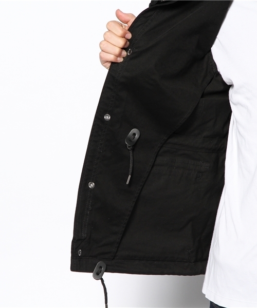 NANO universe(ナノユニバース)の「フード脱着ストレッチM-65(ミリタリージャケット・メンズ・ブラック/ベージュ/オリーブ・SMALL/MEDIUM/LARGE)」の10枚目の写真