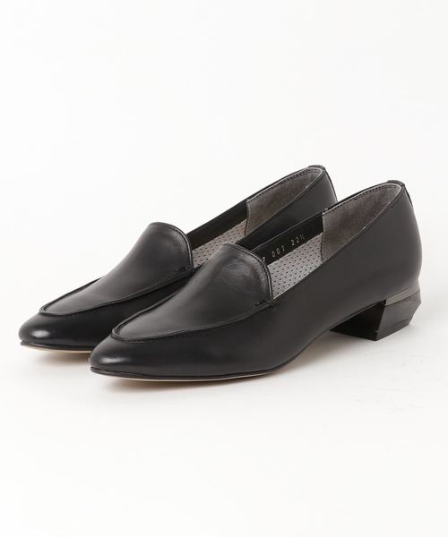 apres(アプレ)の「〈apres (アプレ)〉 ローファーパンプス(パンプス・レディース・ブラック/シルバー/ベージュ・23.5cm/24.5cm/23.0cm/24.0cm/22.5cm)」の2枚目の写真