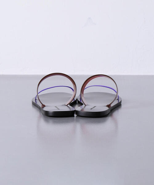 UNITED ARROWS(ユナイテッドアローズ)の「UWCS PVC フラット サンダル ◆(サンダル・レディース・ダークブラウン/ブラック・35h/36/37/37h/38/36h/35)」の8枚目の写真