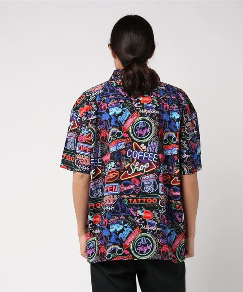ATTI（アッティ）の「ネオンサイン総柄シャツ（シャツ/ブラウス）」 - WEAR
