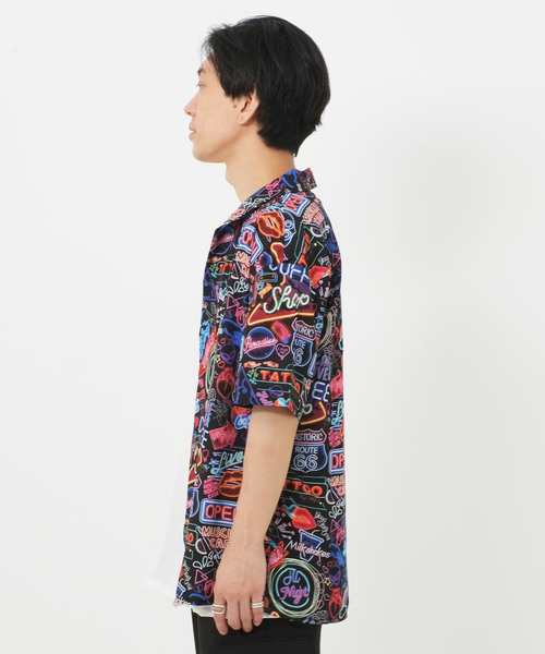 ATTI(アッティ)の「ネオンサイン総柄シャツ(シャツ/ブラウス・メンズ・ホワイト/ブラック・FREE)」の6枚目の写真