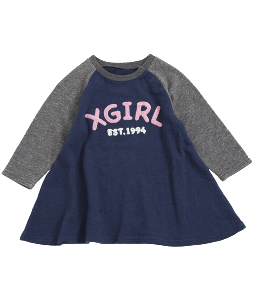 X-girl Stages（エックスガールステージス）の「FLARE B/B TEE DRESS  （4T～7T）/ ワンピース（ワンピース・キッズ・ブラック/チャコールグレー/レッド・4T/6T/7T/5T）」の2枚目の写真