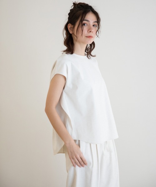 Munich(ミューニック)の「ストレッチトリコット スリーブレスブラウス【セットアップ可】(シャツ/ブラウス・レディース・ベージュ/ネイビー/ナチュラル/コーラル・FREE)」の3枚目の写真