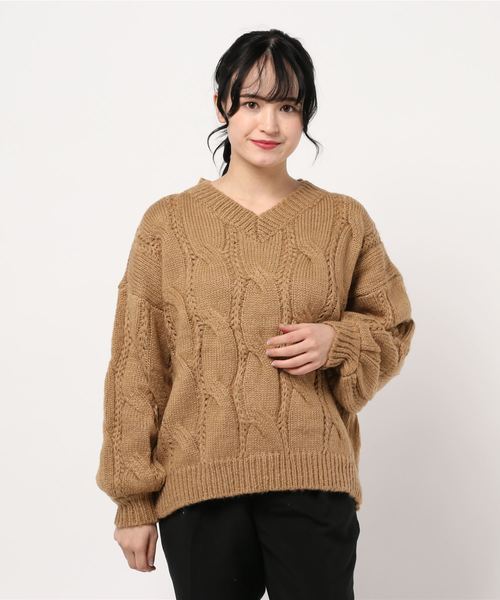 KOBE LETTUCE（コウベレタス）の「ゆったりVネックビッグケーブルニットトップス（ニット/セーター・レディース・ベージュ/オフホワイト/グリーン・FREE）」の12枚目の写真