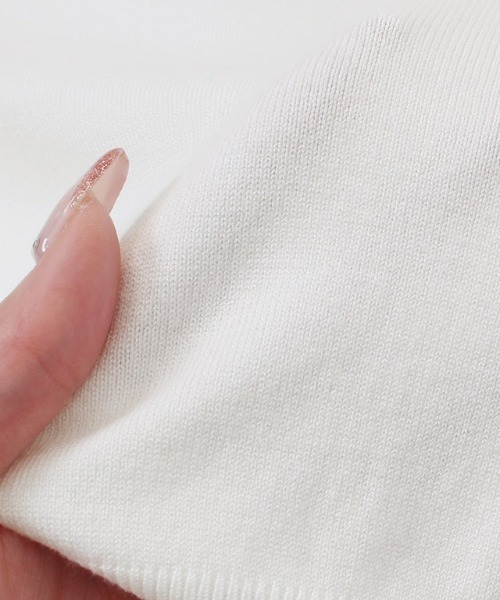 Pierrot(ピエロ)の「●シルクタッチウォッシャブルニット Vネック(ニット/セーター・レディース・ブラック/ネイビー/グレー/オフホワイト/オレンジ/ミント/ホワイト×ブラック/ブルー系その他/ライトパープル/レッド系その他/ライトベージュ/ネイビー×ホワイト/ピンク/グリーン系その他/ロイヤルブルー/ピンク系その他/ライトイエロー/ピンク系/グリーン/ブルー系・M/L)」の22枚目の写真
