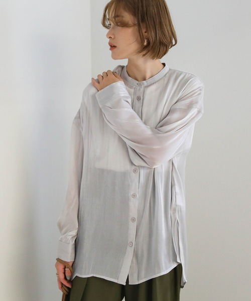 select MOCA(セレクトモカ)の「2020 A/W サテンポプリンシアーシャツ/スタンドカラーサイドスリットシアーブラウス(シャツ/ブラウス・レディース・ライトグレー/ブラウン/アイボリー・FREE)」の2枚目の写真