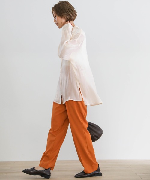 select MOCA(セレクトモカ)の「2020 A/W サテンポプリンシアーシャツ/スタンドカラーサイドスリットシアーブラウス(シャツ/ブラウス・レディース・ライトグレー/ブラウン/アイボリー・FREE)」の4枚目の写真