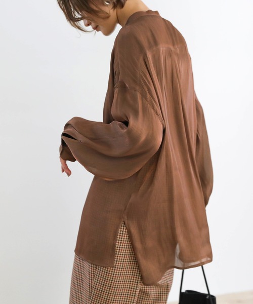 select MOCA(セレクトモカ)の「2020 A/W サテンポプリンシアーシャツ/スタンドカラーサイドスリットシアーブラウス(シャツ/ブラウス・レディース・ライトグレー/ブラウン/アイボリー・FREE)」の15枚目の写真