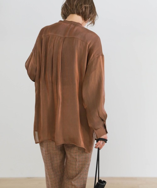 select MOCA(セレクトモカ)の「2020 A/W サテンポプリンシアーシャツ/スタンドカラーサイドスリットシアーブラウス(シャツ/ブラウス・レディース・ライトグレー/ブラウン/アイボリー・FREE)」の16枚目の写真