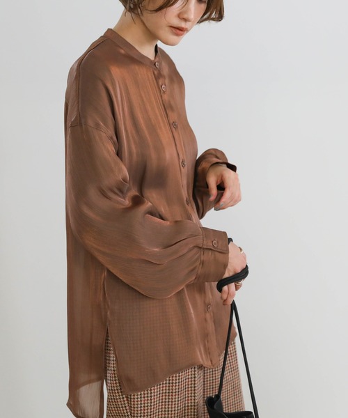 select MOCA(セレクトモカ)の「2020 A/W サテンポプリンシアーシャツ/スタンドカラーサイドスリットシアーブラウス(シャツ/ブラウス・レディース・ライトグレー/ブラウン/アイボリー・FREE)」の14枚目の写真