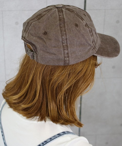 DAY CLOSET（デイ クローゼット）の「ウォッシュ加工シンプルキャップ（キャップ・レディース・ブラック/ベージュ/ネイビー/ブラウン/グレー/レッド/カーキ/ブルー/ブルー系その他/マスタード/オレンジ・ONE SIZE）」の3枚目の写真