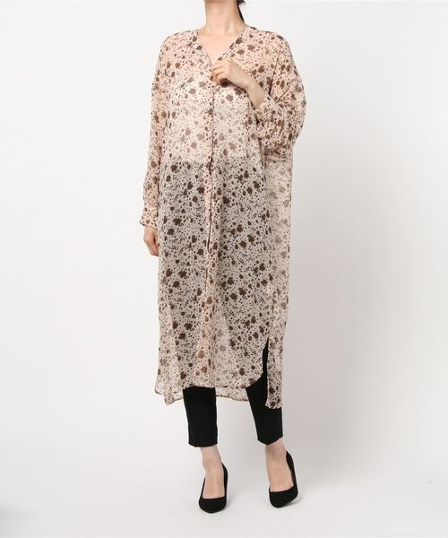 HONEYSUCKLE ROSE（ハニーサックルローズ）の「【HONEYSUCKLE ROSE】ダークフラワーワンピース（シャツワンピース・レディース・ブラウン/オフホワイト・M/L）」の2枚目の写真