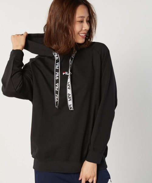 FILA(フィラ)の「【FILA】レディースロゴスウェットパーカー / ワンマイルウェア / ルームウェア(パーカー・レディース・ブラック/ネイビー/ピンク・MEDIUM/LARGE/X-LARGE)」の1枚目の写真