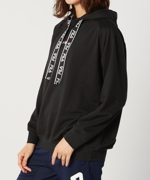 FILA(フィラ)の「【FILA】レディースロゴスウェットパーカー / ワンマイルウェア / ルームウェア(パーカー・レディース・ブラック/ネイビー/ピンク・MEDIUM/LARGE/X-LARGE)」の20枚目の写真