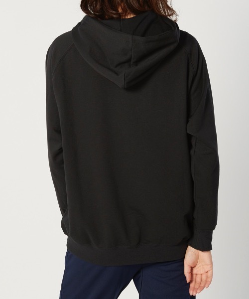 FILA(フィラ)の「【FILA】レディースロゴスウェットパーカー / ワンマイルウェア / ルームウェア(パーカー・レディース・ブラック/ネイビー/ピンク・MEDIUM/LARGE/X-LARGE)」の10枚目の写真